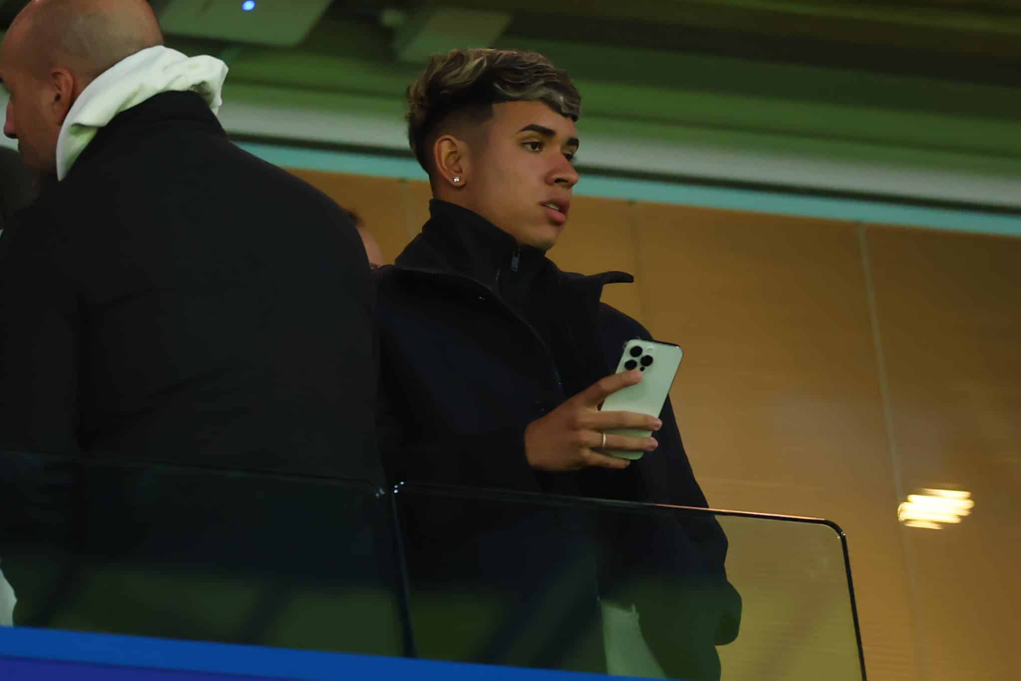 Aos 16 anos, Kendry P&aacute;ez, do Chelsea, &eacute; investigado por festa com strippers