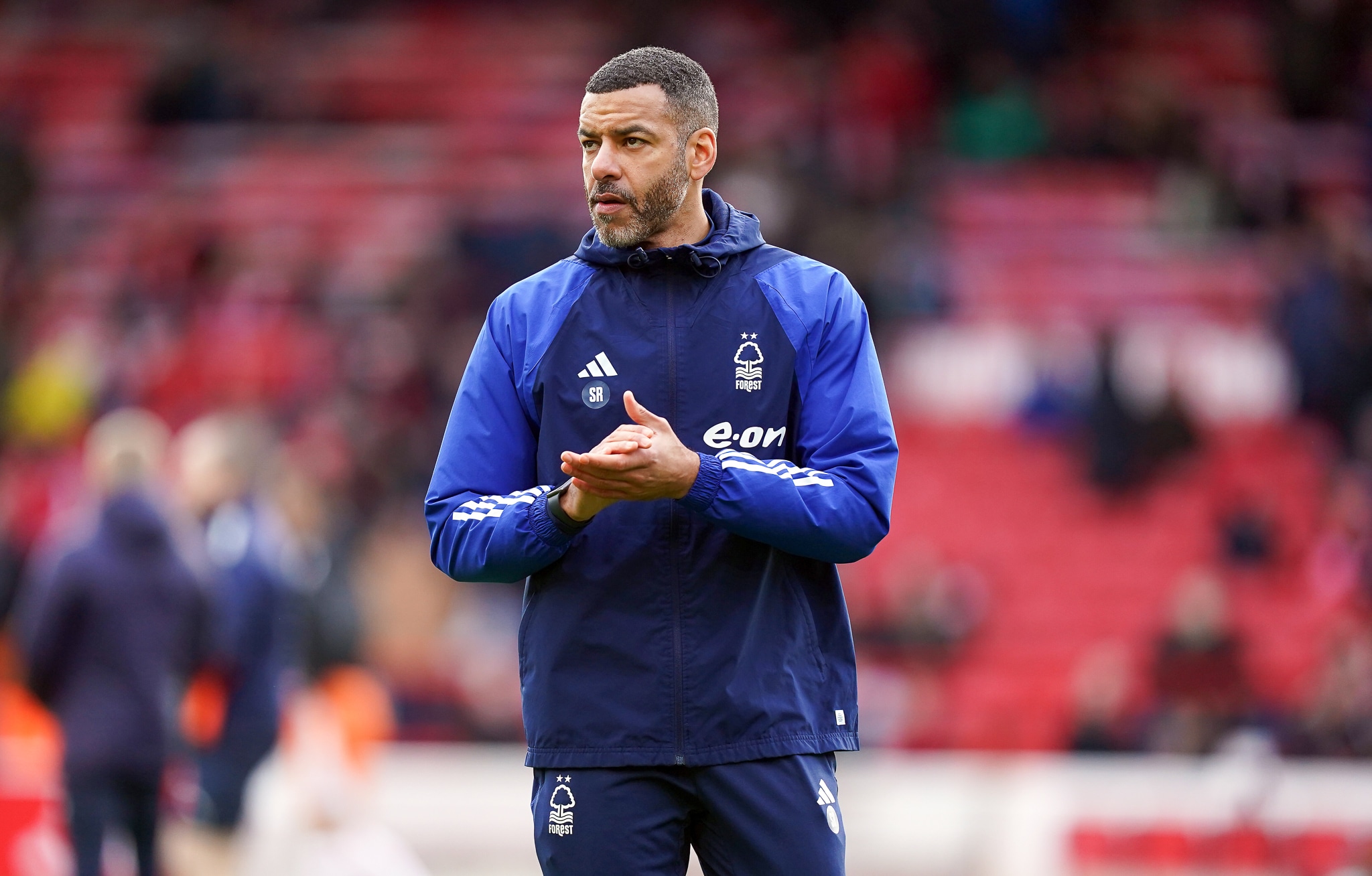 Assistente do Nottingham Forest &eacute; suspenso por xingamento pesado ao &aacute;rbitro