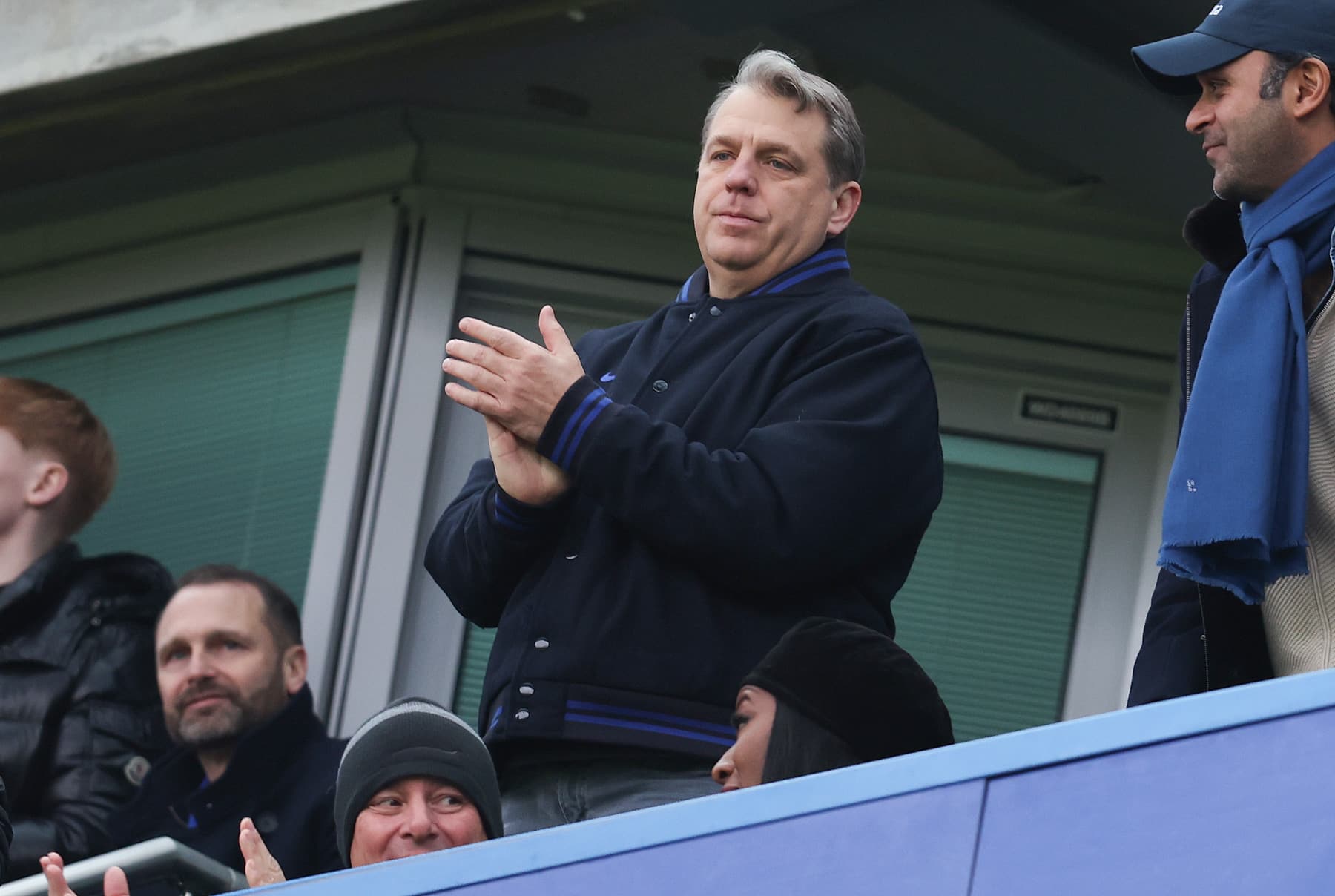 Como o novo presidente do Chelsea vai ser escolhido ap&oacute;s afastamento de Boehly?