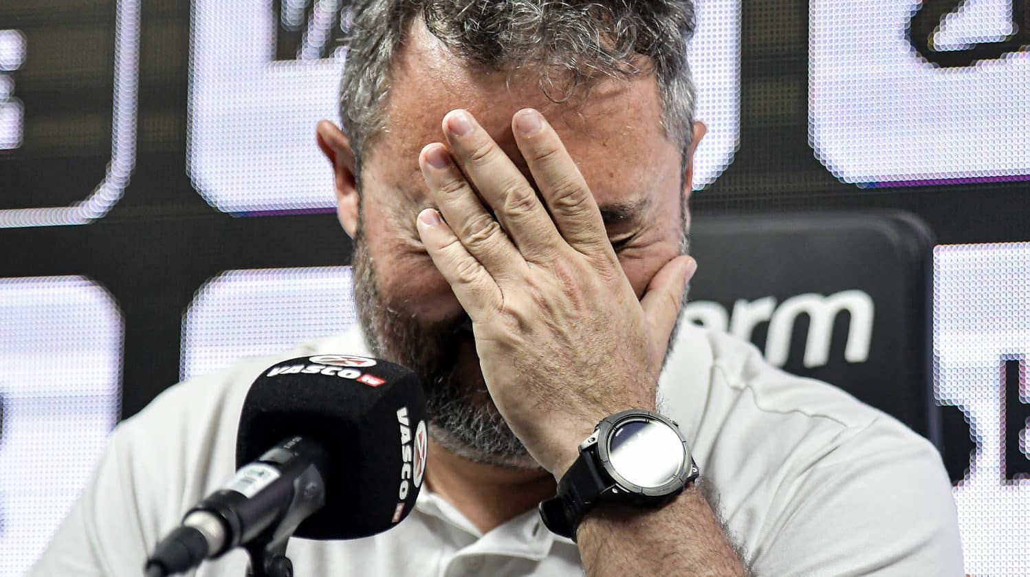 Vasco demite Alexandre Mattos depois de s&oacute; 100 dias de trabalho