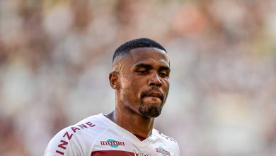 Douglas Costa tem les&atilde;o detectada e ser&aacute; desfalque do Fluminense contra o Flamengo