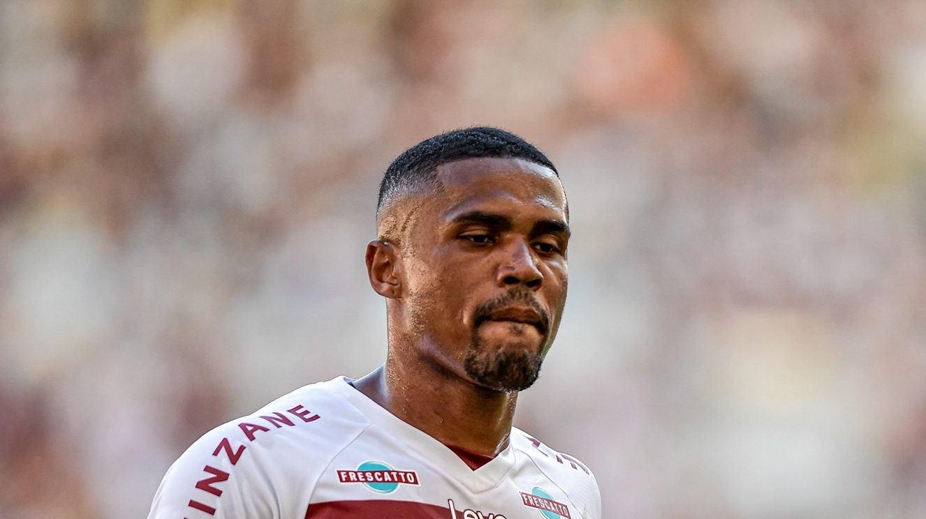 Lesionado, Douglas Costa ser&aacute; desfalque do Fluminense - Foto: Icon sport