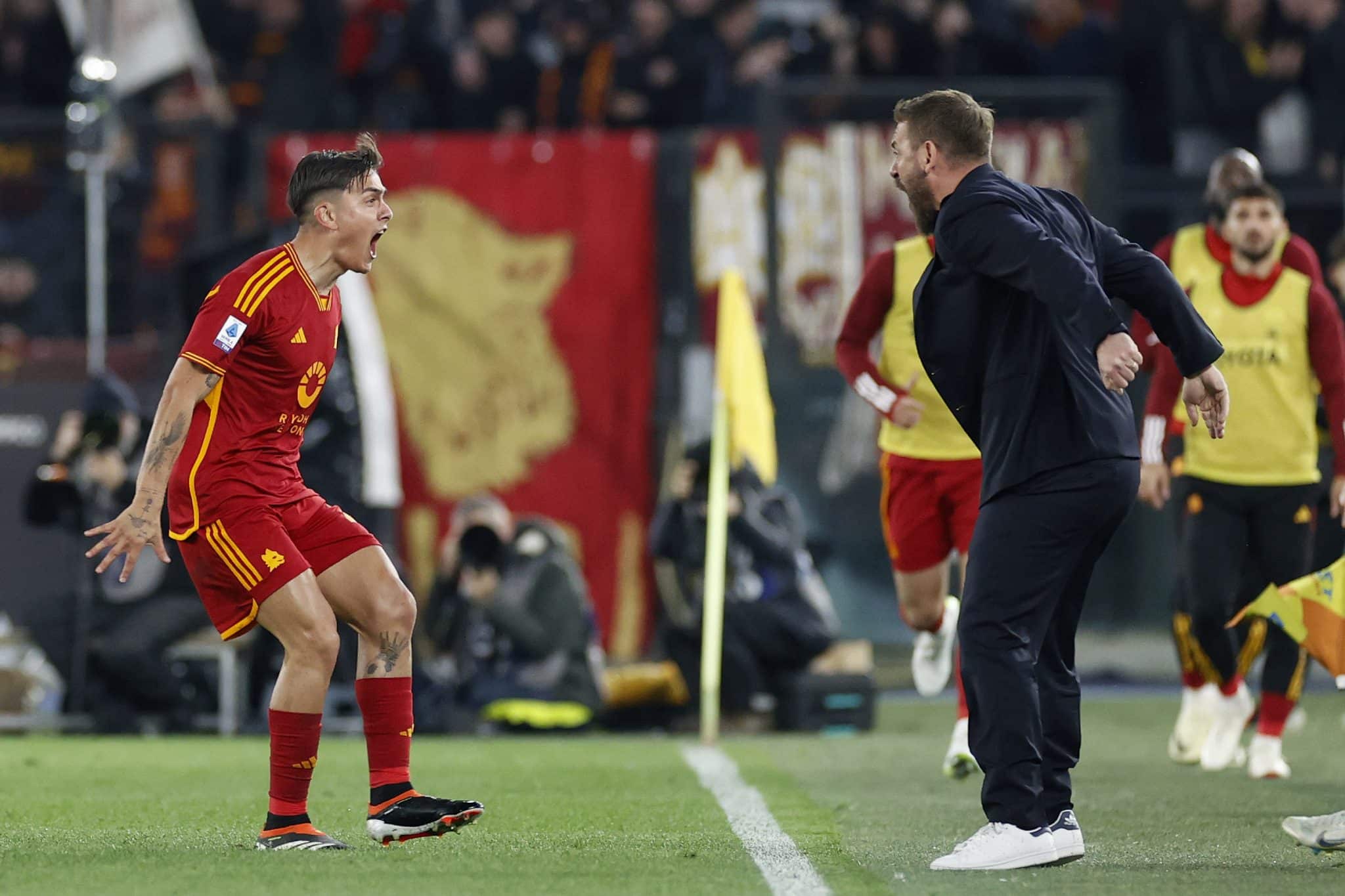 Amor &agrave; camisa, trocas no elenco e recupera&ccedil;&atilde;o de astros: De Rossi faz Roma sonhar com futuro melhor