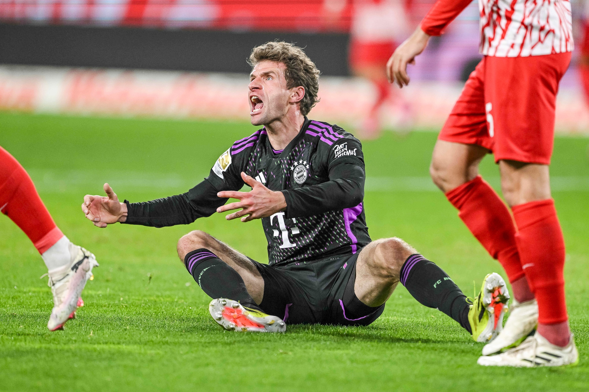 Catad&atilde;o de Tuchel n&atilde;o funciona, e Bayern de Munique agradece seus craques pelo empate com o Freiburg