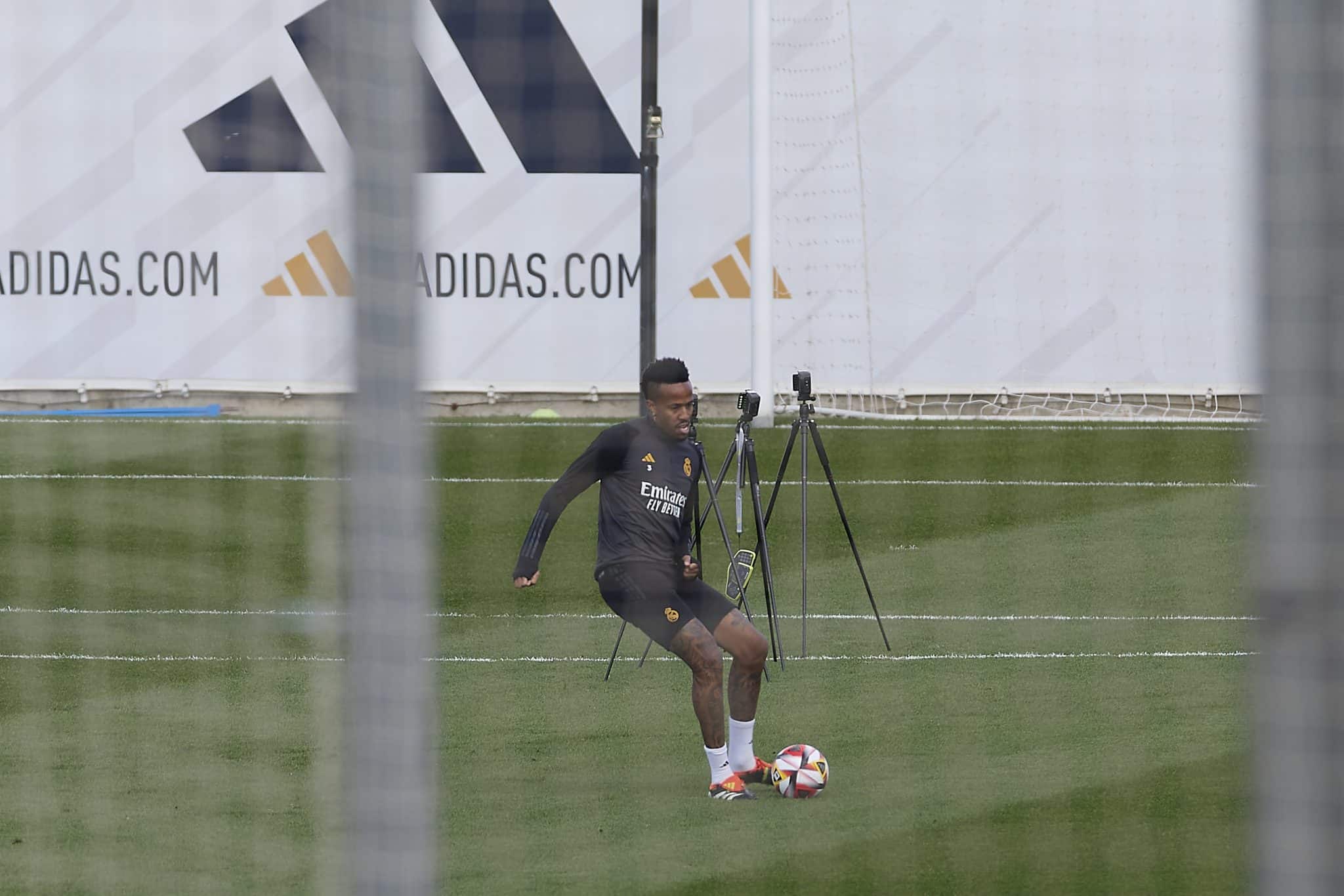 Milit&atilde;o treina com companheiros e pode ter volta surpreendente no Real Madrid