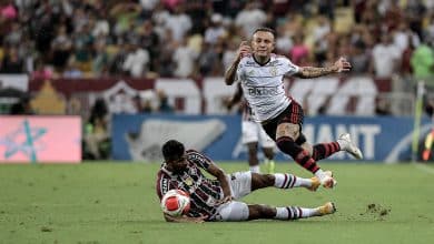 Fluminense fica com um a menos de novo e se complica mais uma vez no Carioca