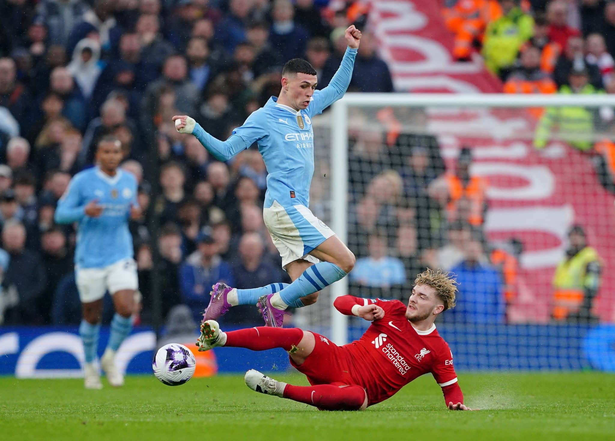 Futebol ingl&ecirc;s finalmente se beneficiar&aacute; do futebol jogado na Inglaterra?