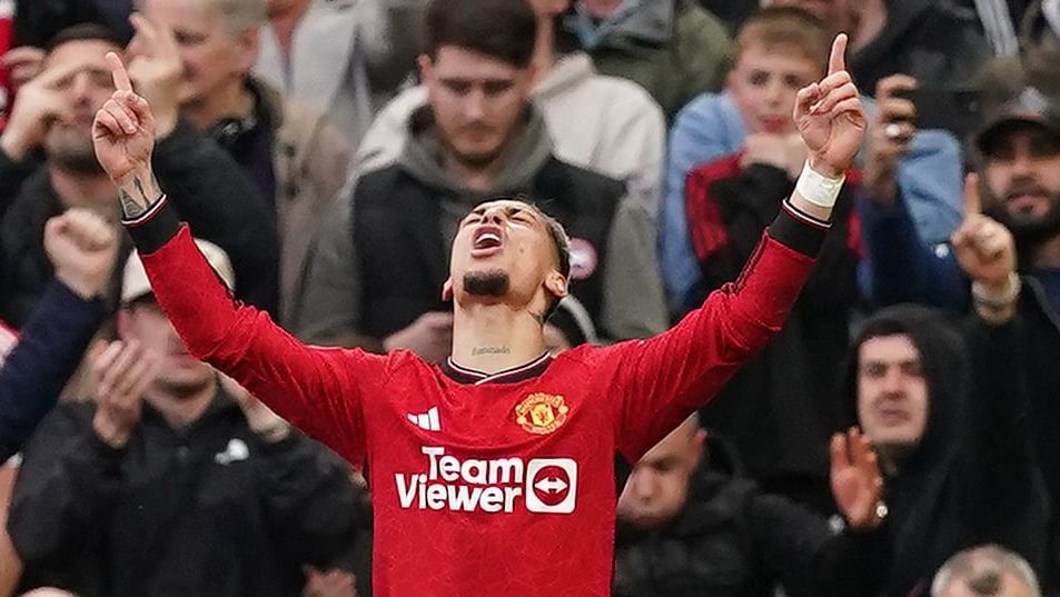 Antony renasce com gol heroico e Manchester United vira de forma hist&oacute;rica sobre o Liverpool na prorroga&ccedil;&atilde;o