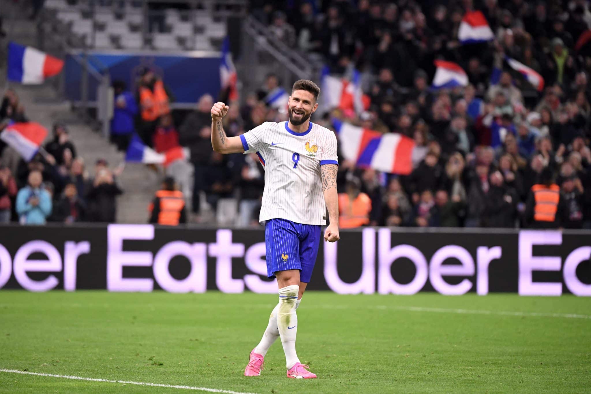 Fran&ccedil;a vence o Chile de virada em amistoso marcado por les&otilde;es