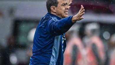 Carille manda recado para rivais do Santos, que quer final na Capital
