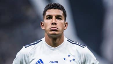 Lucas Romero recebe advert&ecirc;ncia do TJD e poder&aacute; defender Cruzeiro no fim do Mineiro