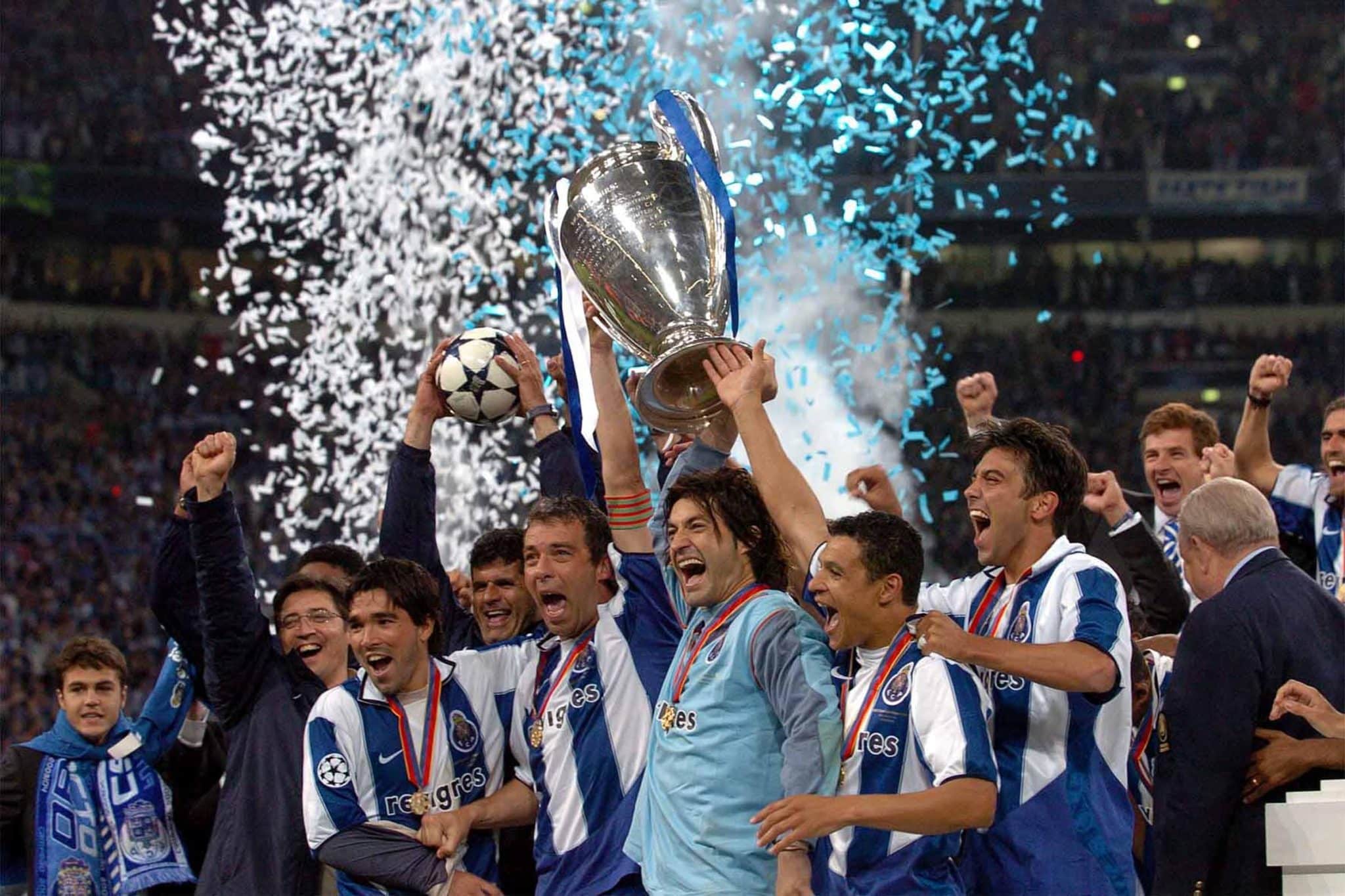 Porto surpreendeu e conquistou a Europa em final alternativa de Champions League h&aacute; 20 anos