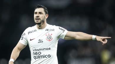 Al&ocirc;, &eacute; da Globo? Cobradores mudam estrat&eacute;gia para receber valores do Corinthians