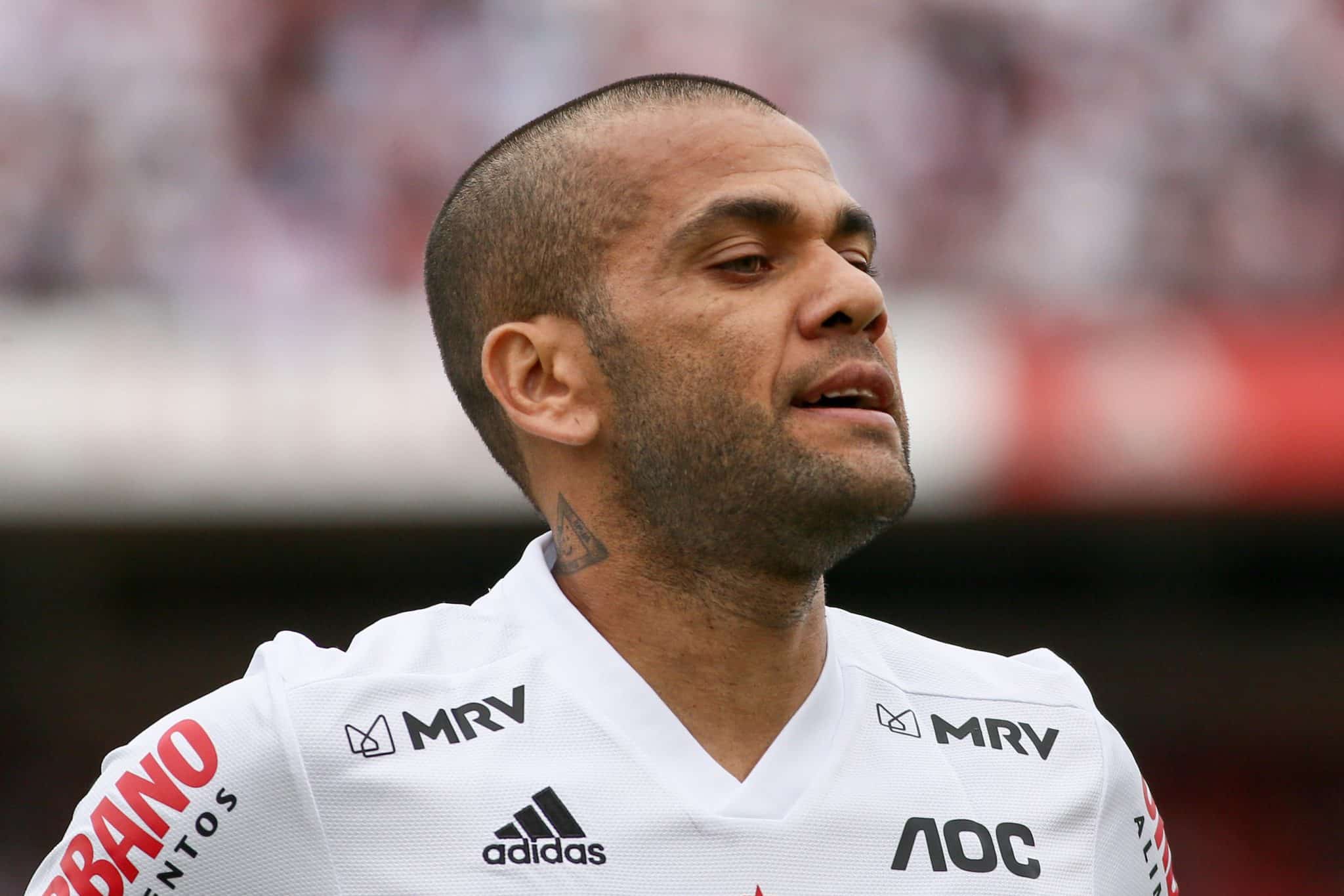 Sa&iacute;da de Daniel Alves da cadeia pode acabar saindo de gra&ccedil;a