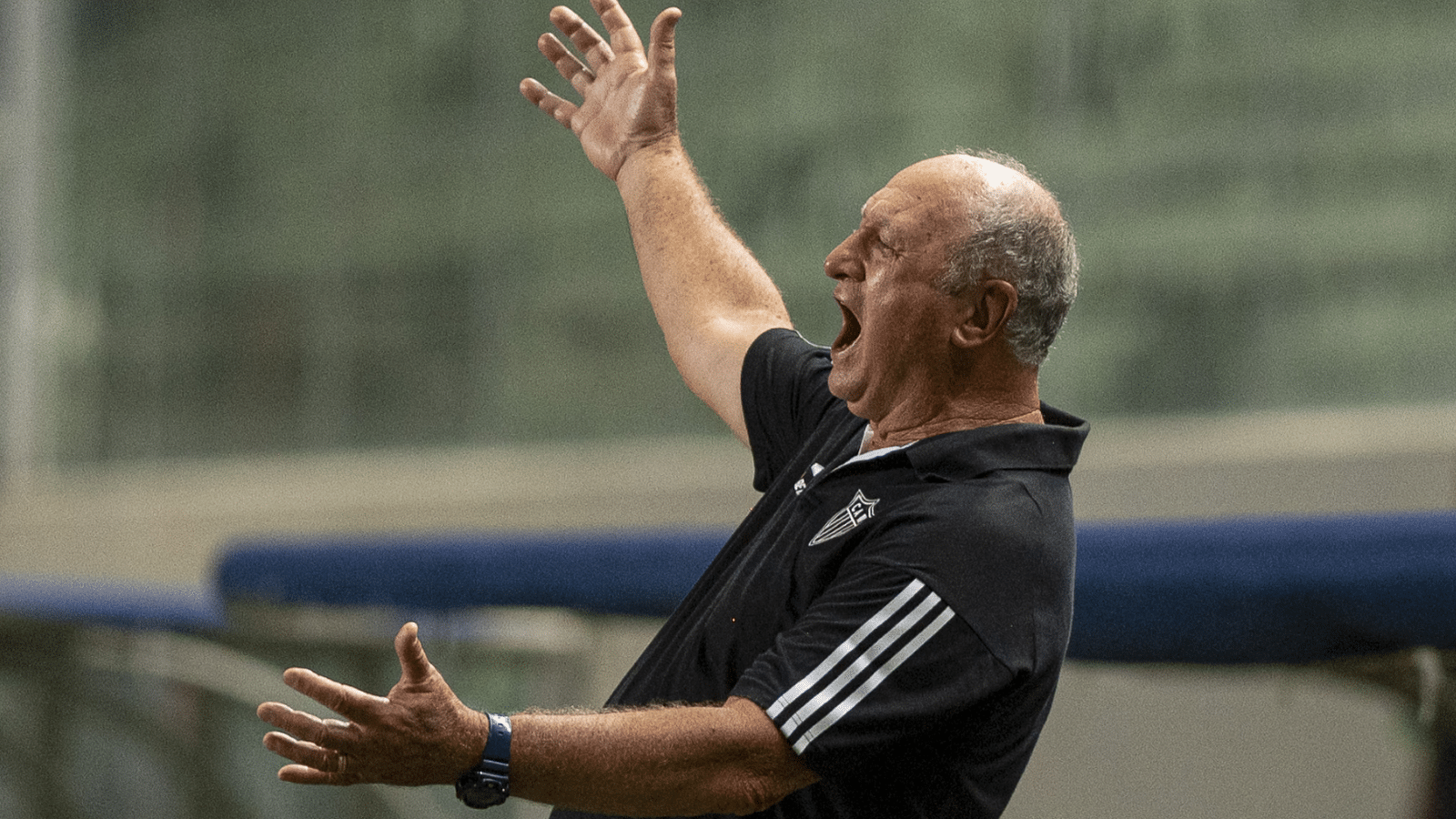&lsquo;Torcedor pede todo mundo&rsquo;: Felip&atilde;o pode n&atilde;o escutar a torcida, mas ela tem acertado mais do que ele no Atl&eacute;tico-MG