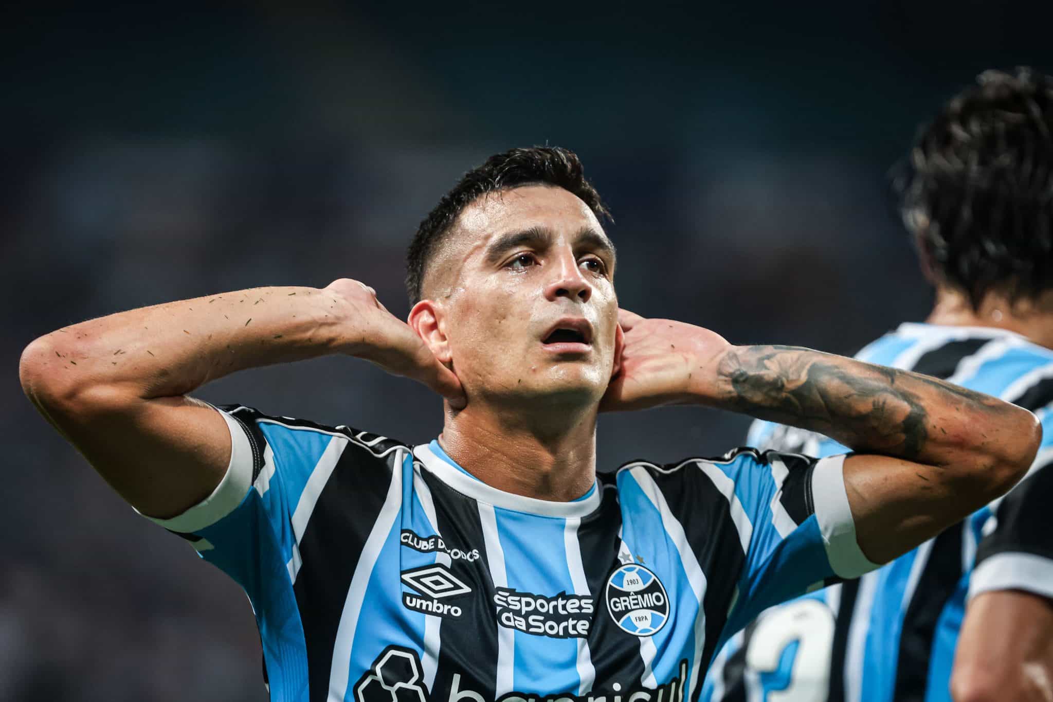 Mal no primeiro, bem no segundo: Gr&ecirc;mio faz dois tempos distintos e leva vantagem contra Caxias no Ga&uacute;cho