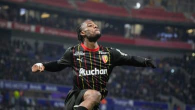 Lyon compete muito mais com Sage no comando, mas Lens foi um desafio acima do que esse time pode