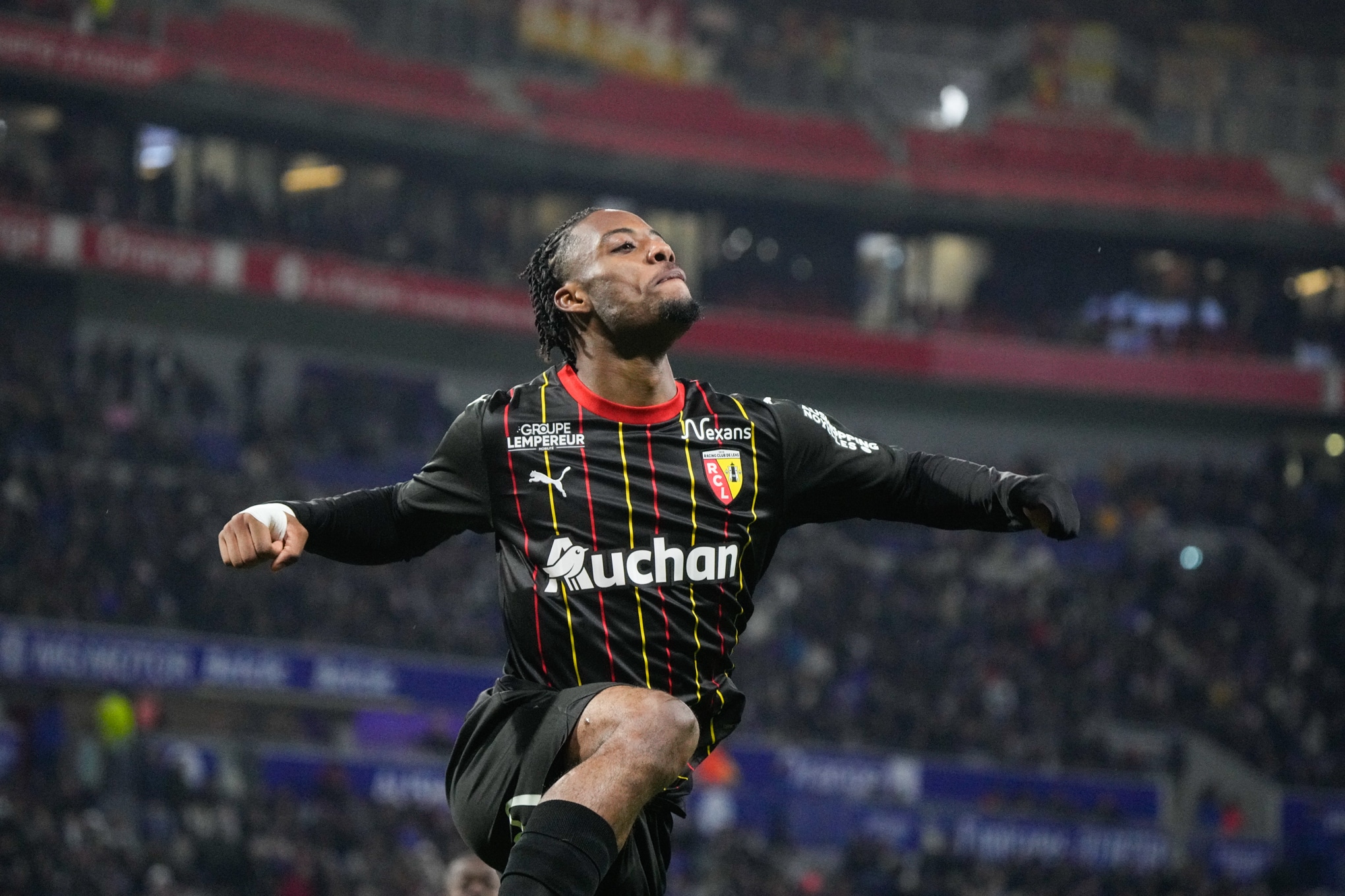 Lyon compete muito mais com Sage no comando, mas Lens foi um desafio acima do que esse time pode