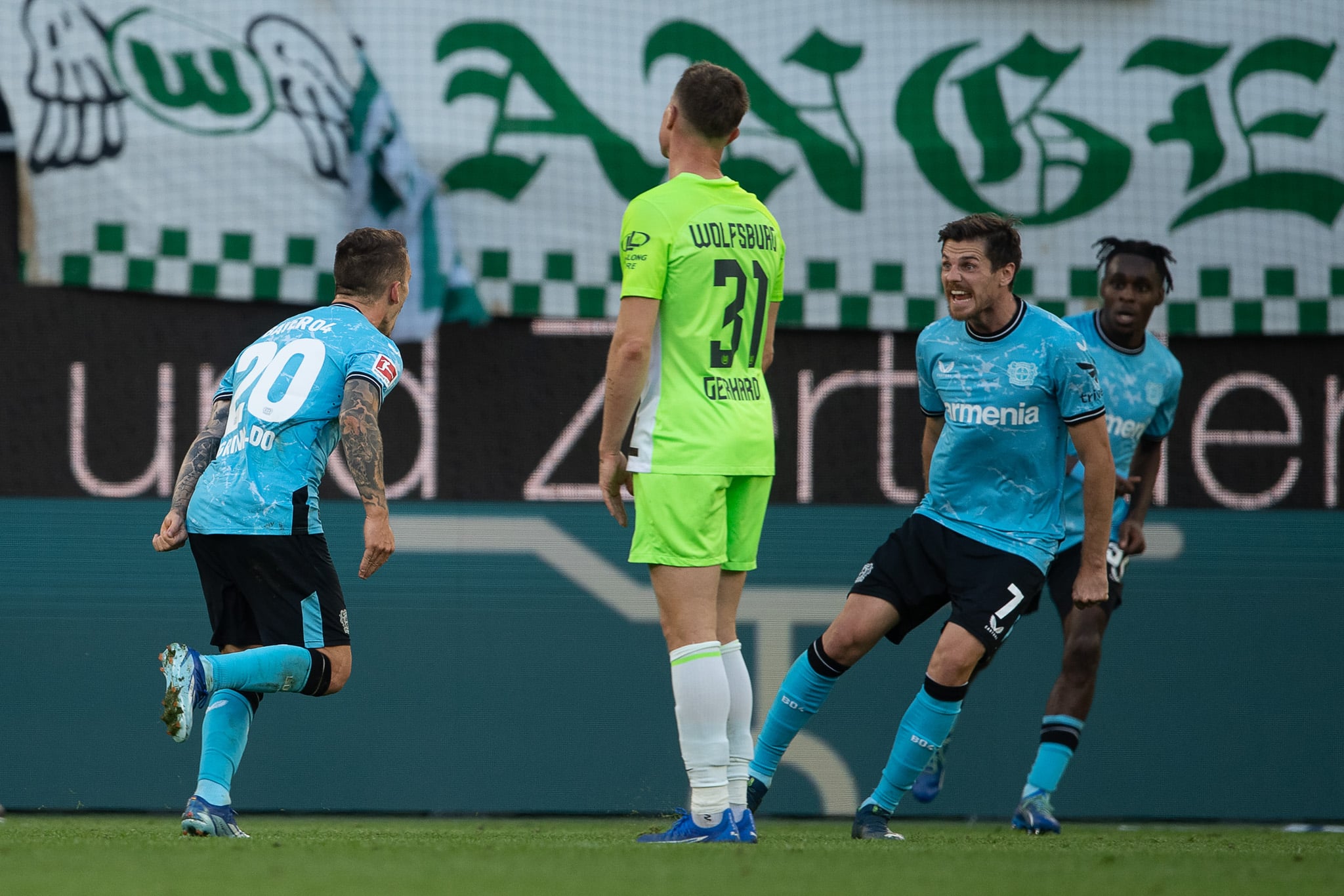 Susto na Liga Europa pode motivar (ainda mais) o Leverkusen na Bundesliga? Azar do Wolfsburg