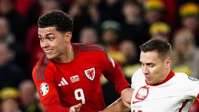 Szczesny vira her&oacute;i nos p&ecirc;naltis e coloca Pol&ocirc;nia na Eurocopa ao eliminar Gales