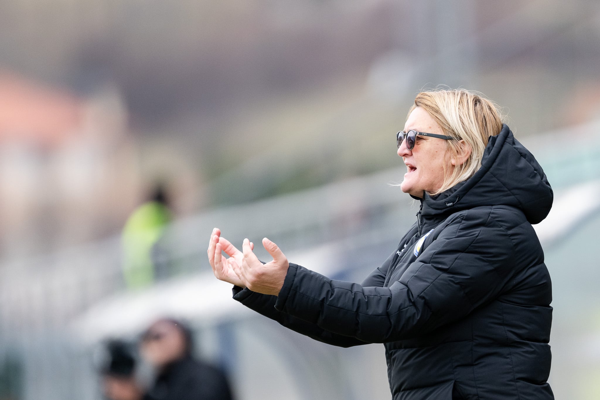 Quatro a cada cinco treinadoras revelam epis&oacute;dios de sexismo no futebol ingl&ecirc;s