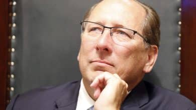 Sob o comando de Textor, Botafogo j&aacute; passou mais de 130 dias sem t&eacute;cnico efetivado