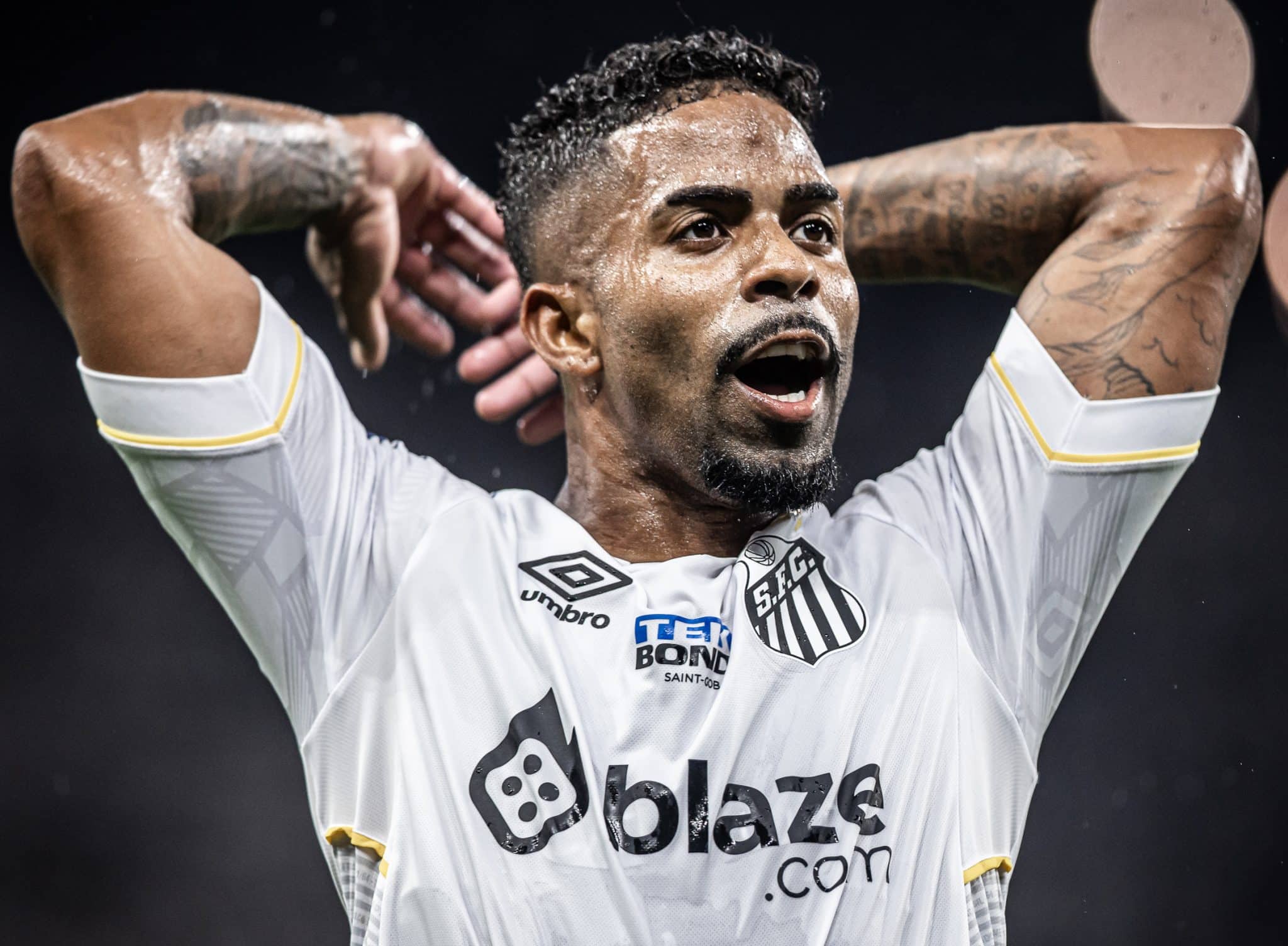 Com n&uacute;mero de parcelas definido, Santos acerta a compra de Hayner do Azuriz