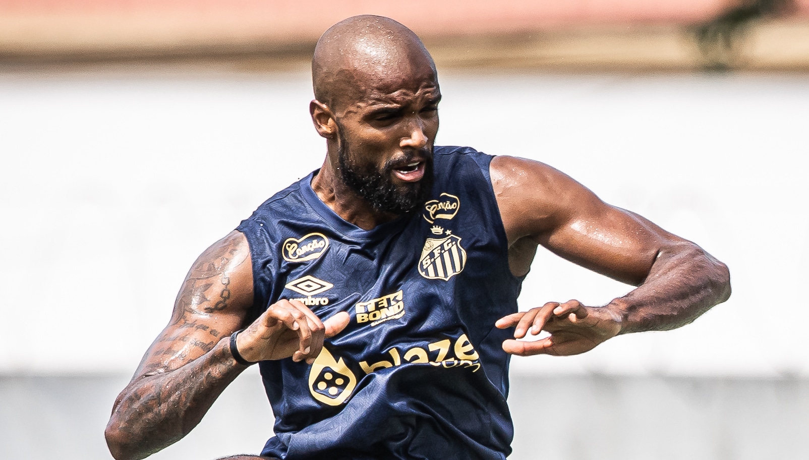 Pouco aproveitado em 2024, zagueiro Messias &eacute; emprestado pelo Santos