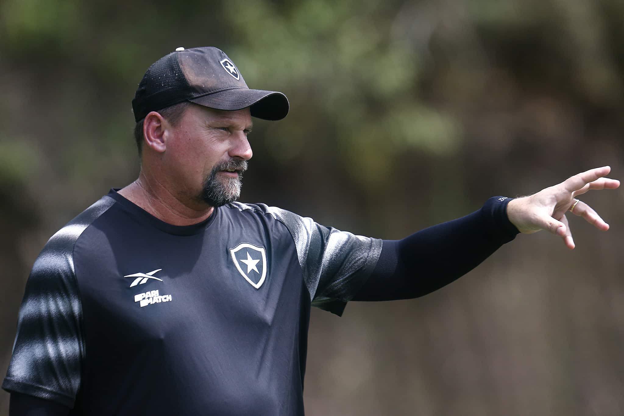 Esperando Artur Jorge, Botafogo estreia na Libertadores sob o comando de interino