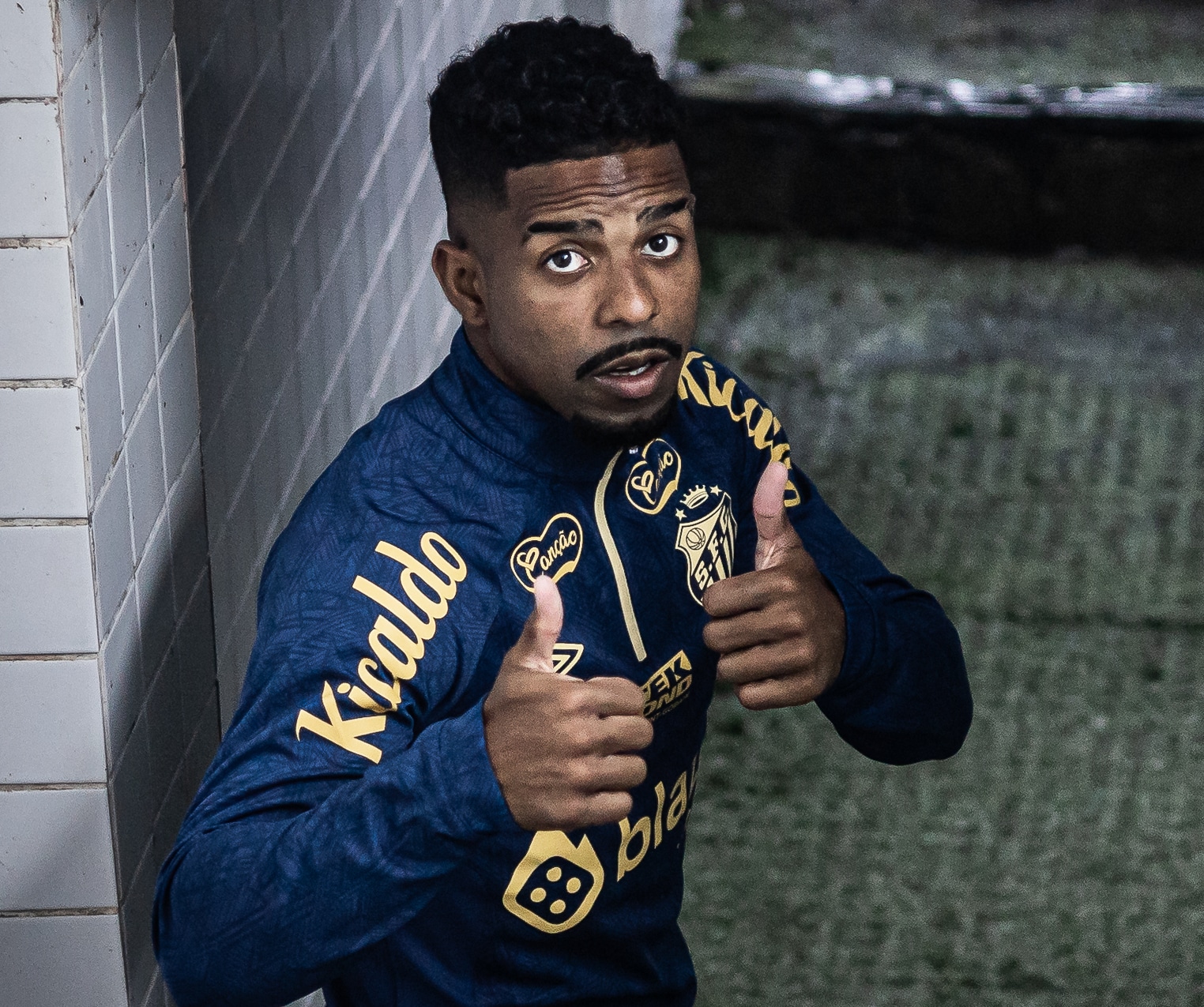 Santos comunica Azuriz que tem inten&ccedil;&atilde;o de exercer op&ccedil;&atilde;o de compra de Hayner