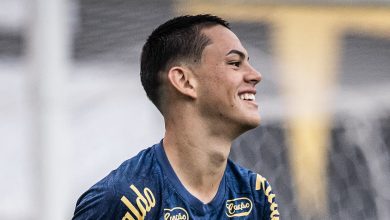 JP Chermont, Rodrigo Ferreira ou Hayner: quem ser&aacute; o lateral do Santos contra o Ava&iacute;?