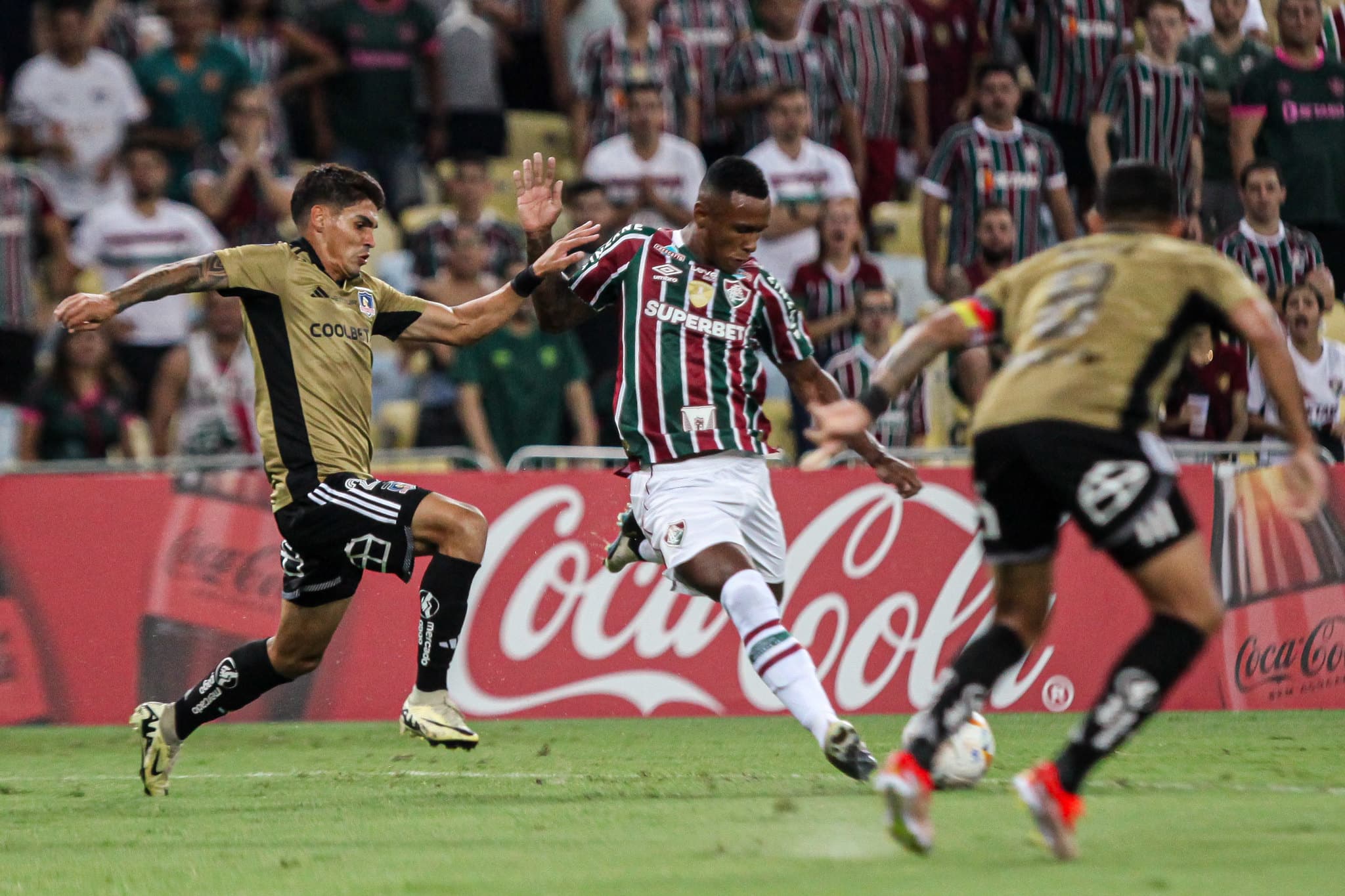 Marquinhos anotou um gola&ccedil;o e foi o melhor em campo na vit&oacute;ria do Fluminense sobre o Colo-Colo na Libertadores - Foto: Marcelo Gon&ccedil;alves/Fluminense FC