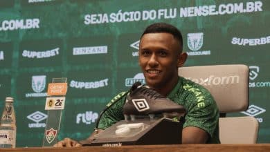 &lsquo;Rel&acirc;mpago&rsquo;, Marquinhos v&ecirc; Diniz &lsquo;&uacute;nico no mundo&rsquo; no Fluminense