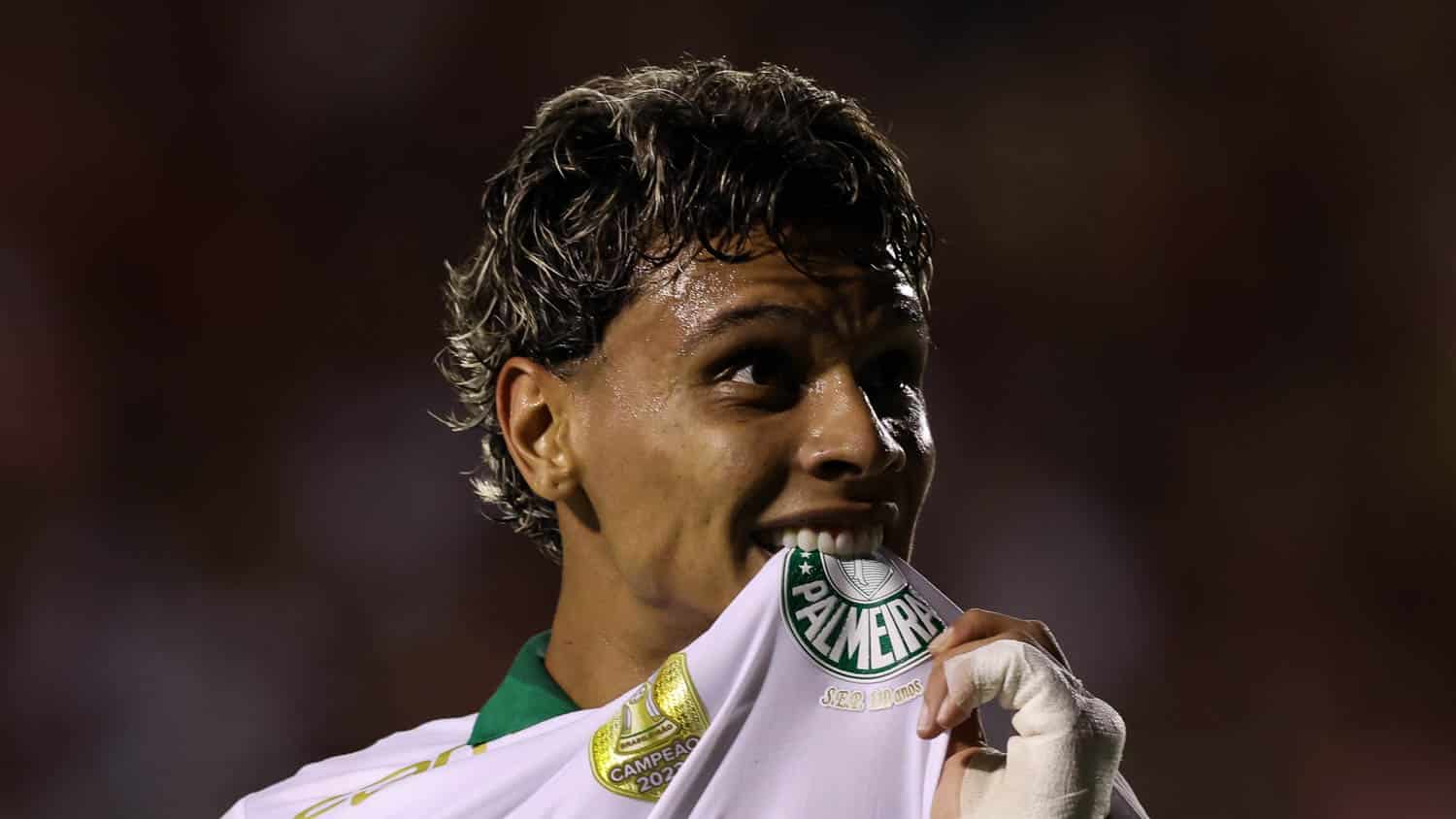 Venda de Richard R&iacute;os ao Benfica quebra recorde do Palmeiras no mercado