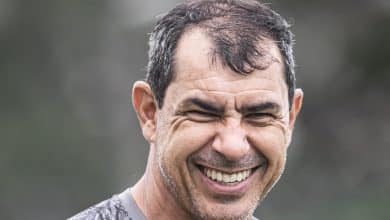 Feliz no Santos, Carille come&ccedil;a a ver um Menino da Vila surgir dentro de casa