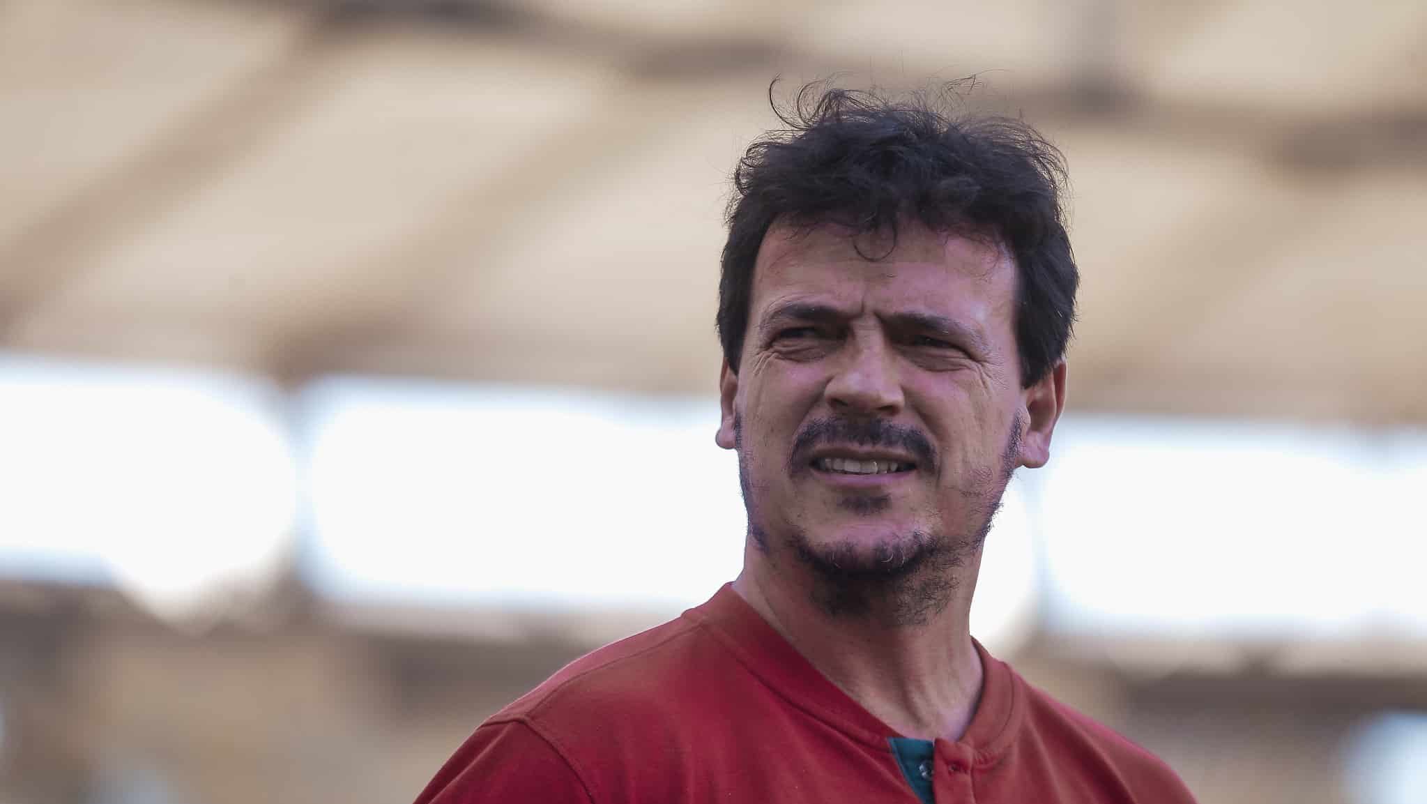 Diniz desconversa sobre John Kennedy no Fluminense: &lsquo;A gente vai tratar internamente&rsquo;