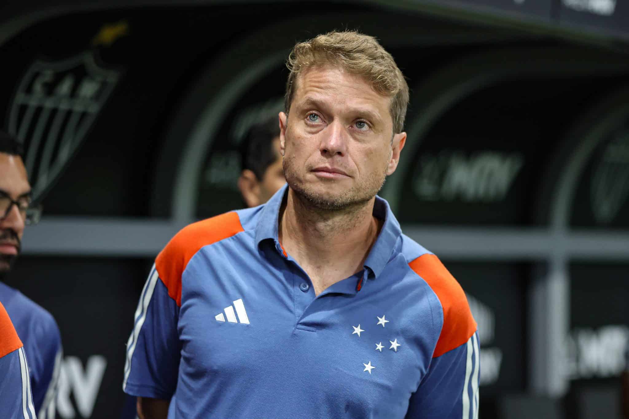 Seabra tenta explicar novo vexame do Cruzeiro, mas n&atilde;o consegue convencer ningu&eacute;m