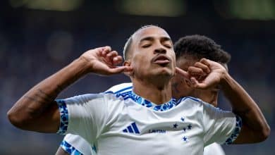 X&ocirc;, crise! Cruzeiro domina Vit&oacute;ria e vence por 3 a 1 no Mineir&atilde;o