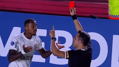 Raul Gustavo se desculpa ap&oacute;s expuls&atilde;o bizarra: &lsquo;Errei e acabei prejudicando o Corinthians&rsquo;