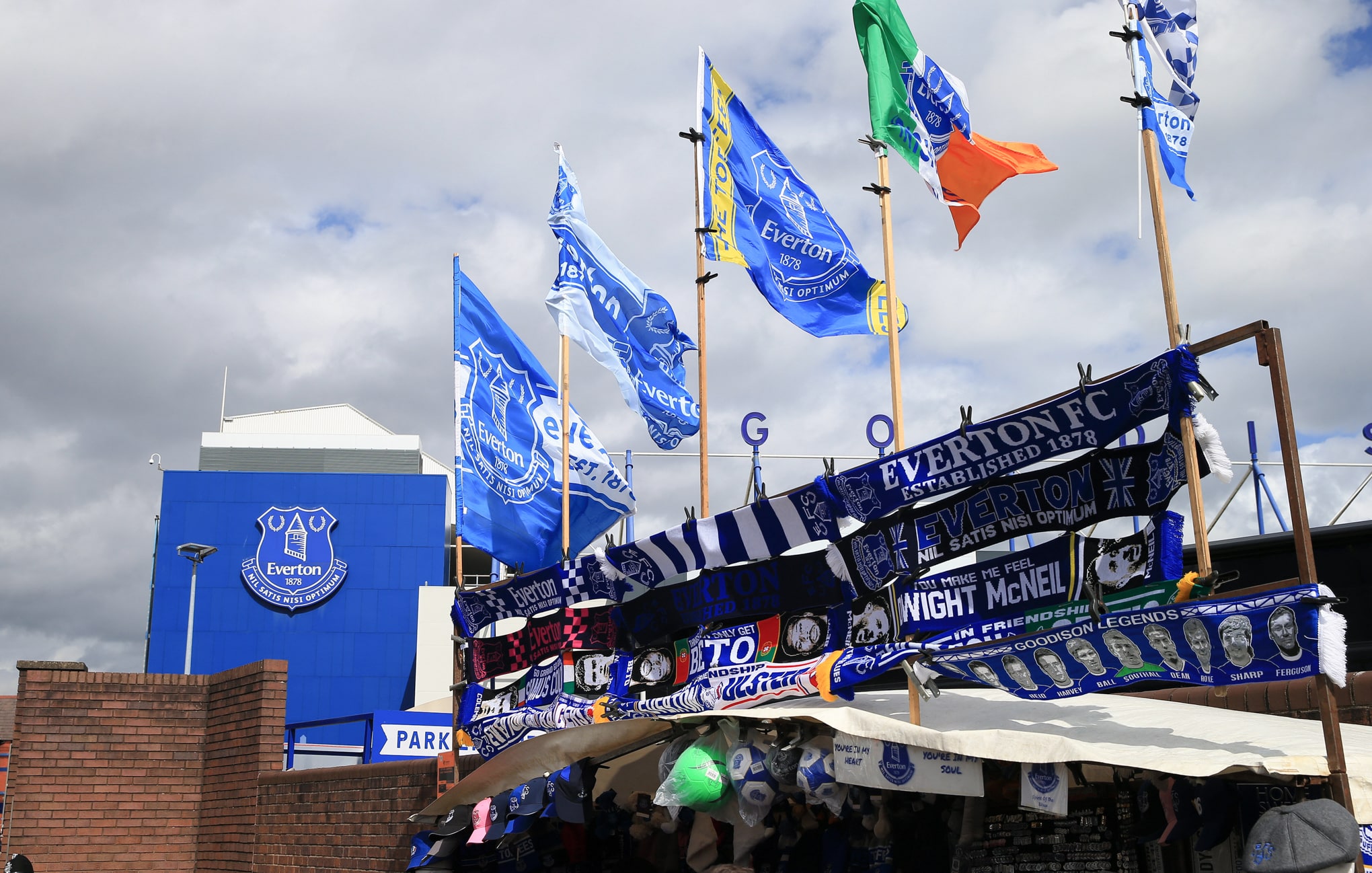 Everton ganha nova puni&ccedil;&atilde;o de pontos na Premier League por d&iacute;vida milion&aacute;ria