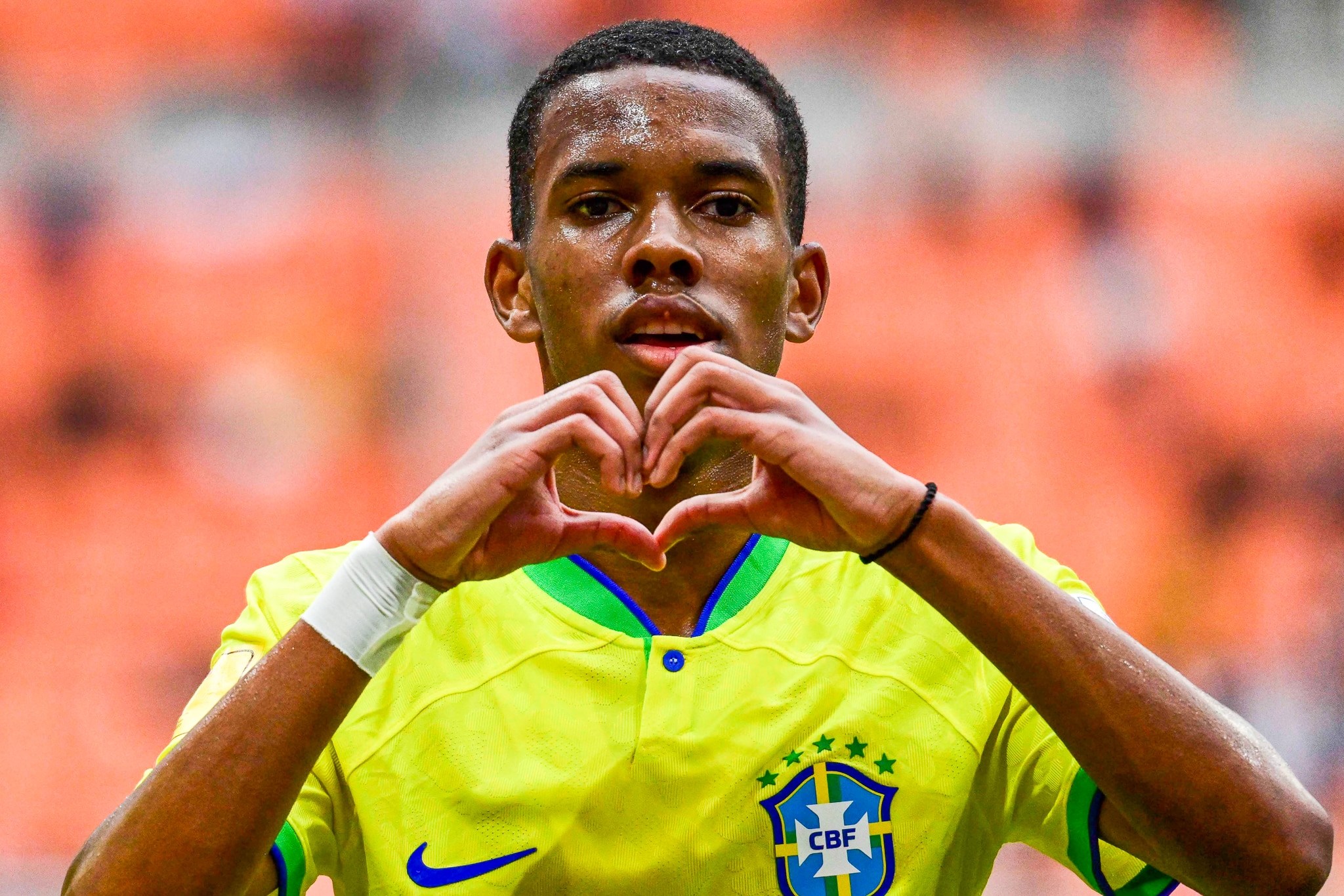 Messinho, do Palmeiras, pode ir ao Chelsea gra&ccedil;as a Yamal, do Barcelona