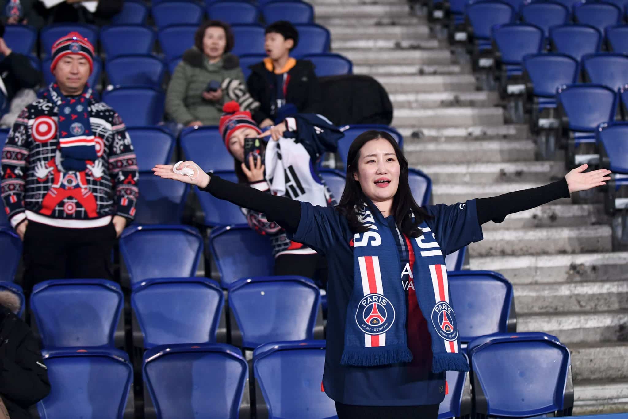 Torcedoras fazem graves den&uacute;ncias de ass&eacute;dios ap&oacute;s PSG x Barcelona
