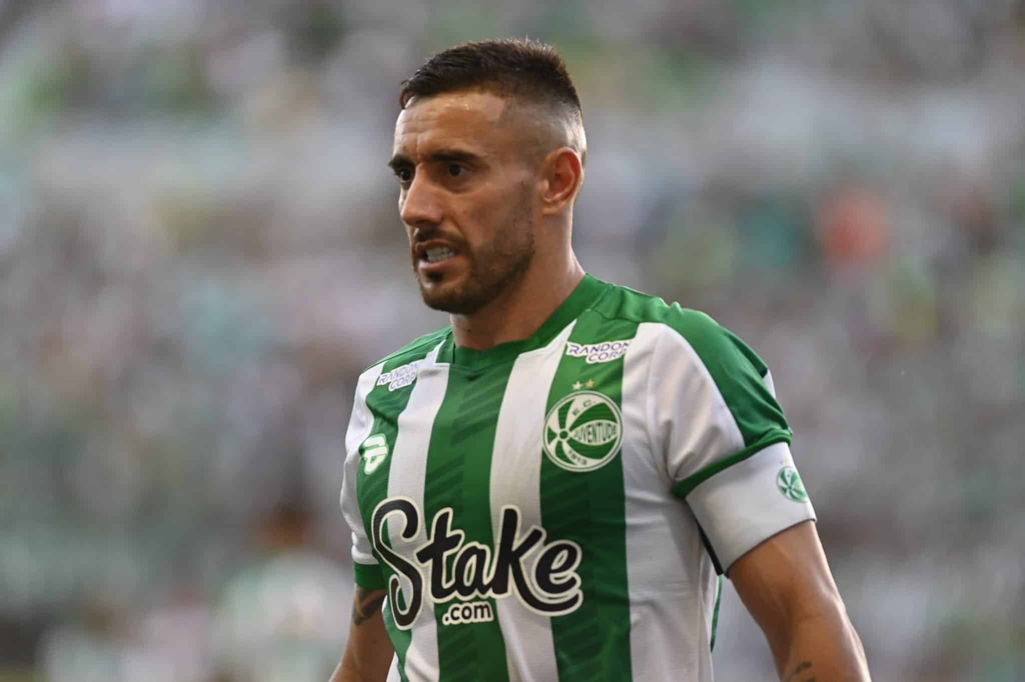 Sobrevivente, Ruschel pode entrar ainda mais para a hist&oacute;ria do clube que o revelou