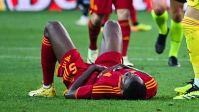 Zagueiro da Roma que teve mal s&uacute;bito em campo recebe alta