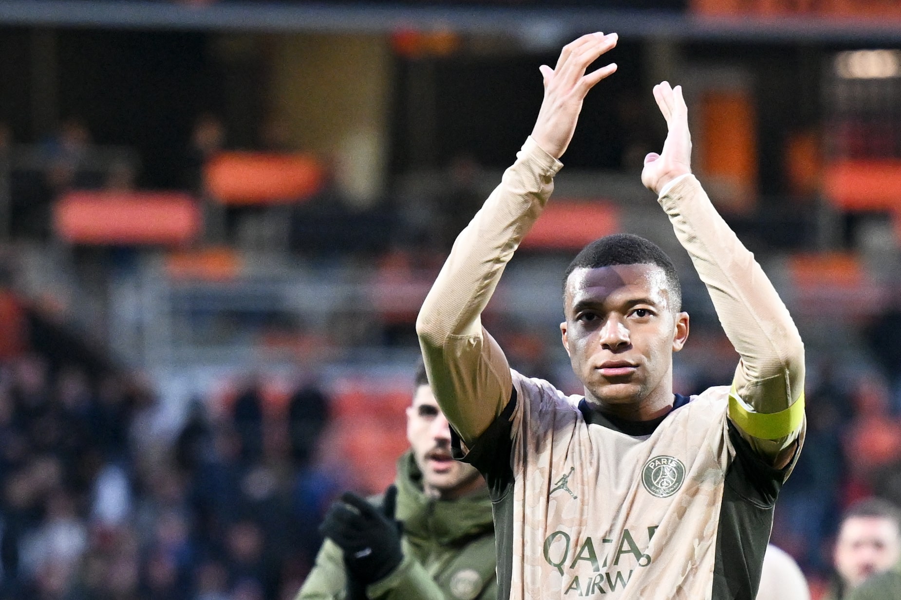 Como &ndash; e quando &ndash; Mbapp&eacute; ser&aacute; anunciado pelo Real Madrid?