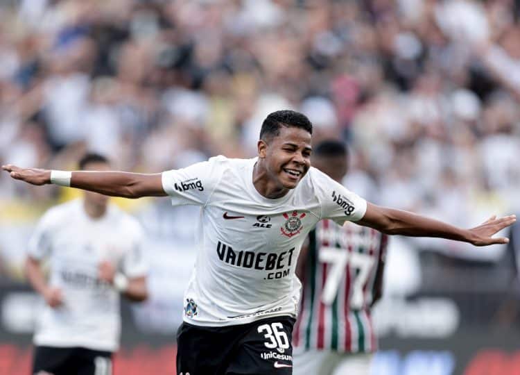Wesley sai em defesa de Raul Gustavo e Cássio após críticas: ‘Fiquei muito chateado’