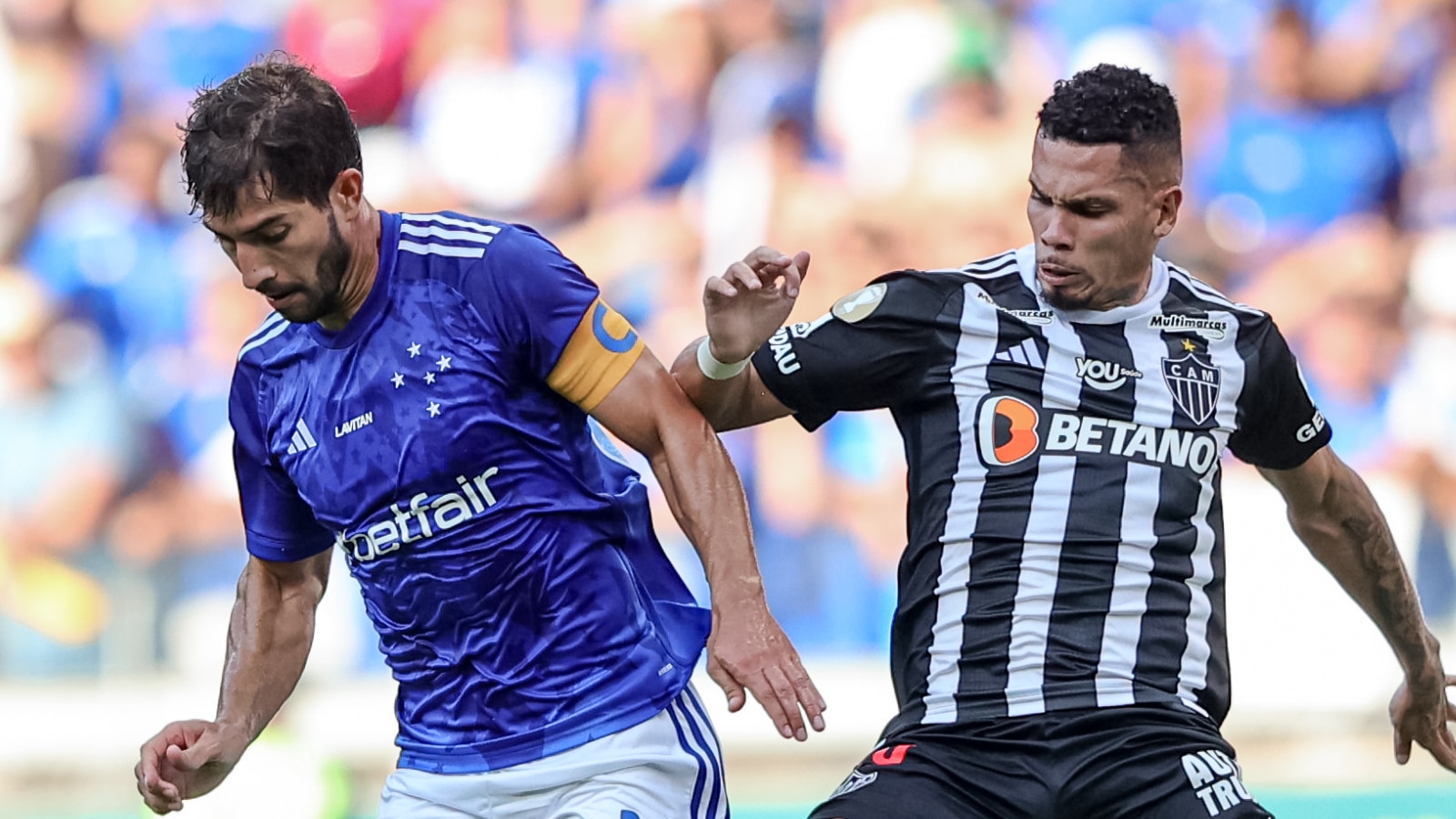 O Cruzeiro abarrotou o Mineir&atilde;o, mas o Atl&eacute;tico-MG despejou um balde de &aacute;gua fria