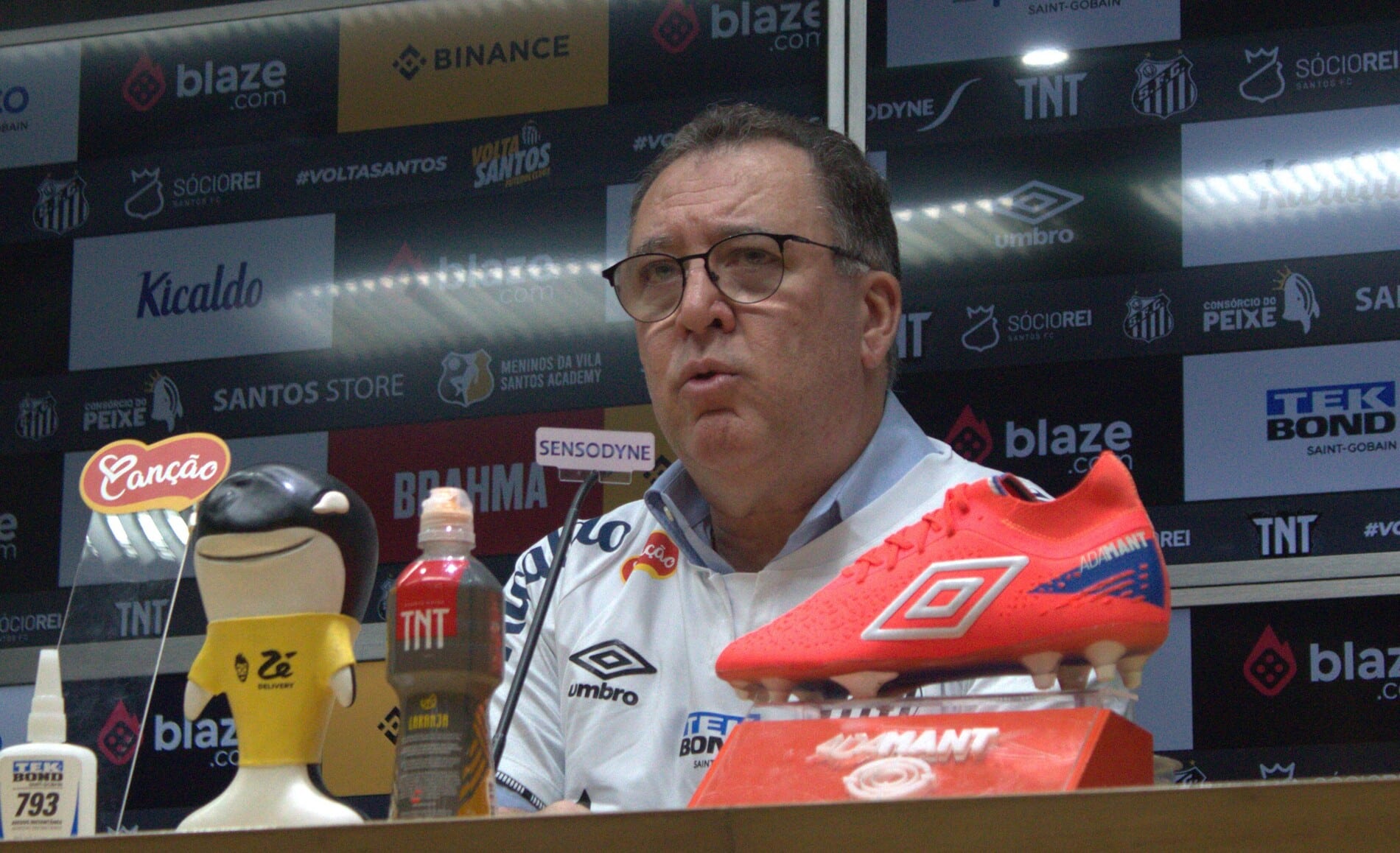 Presidente do Santos admite erro de ter trazido Kleiton Lima, acusado de ass&eacute;dio