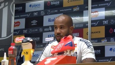 Aben&ccedil;oado por Pepe, Patrick se v&ecirc; pronto para atuar como ponta esquerda do Santos
