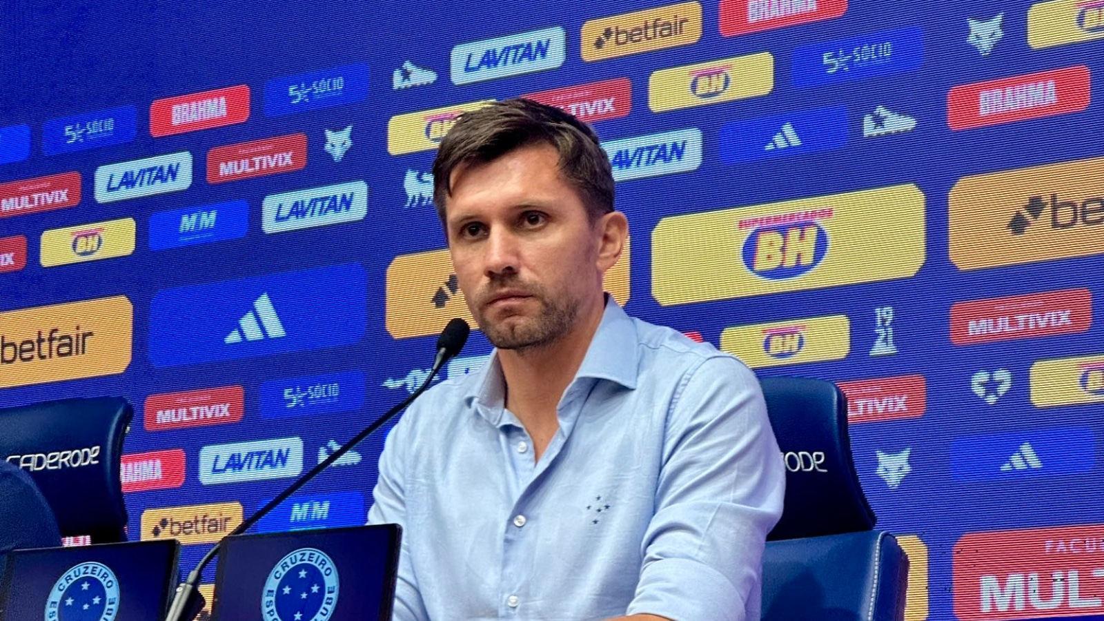 Paulo Andr&eacute; revela planejamento do Cruzeiro e explica sa&iacute;das de Cabral e diretor